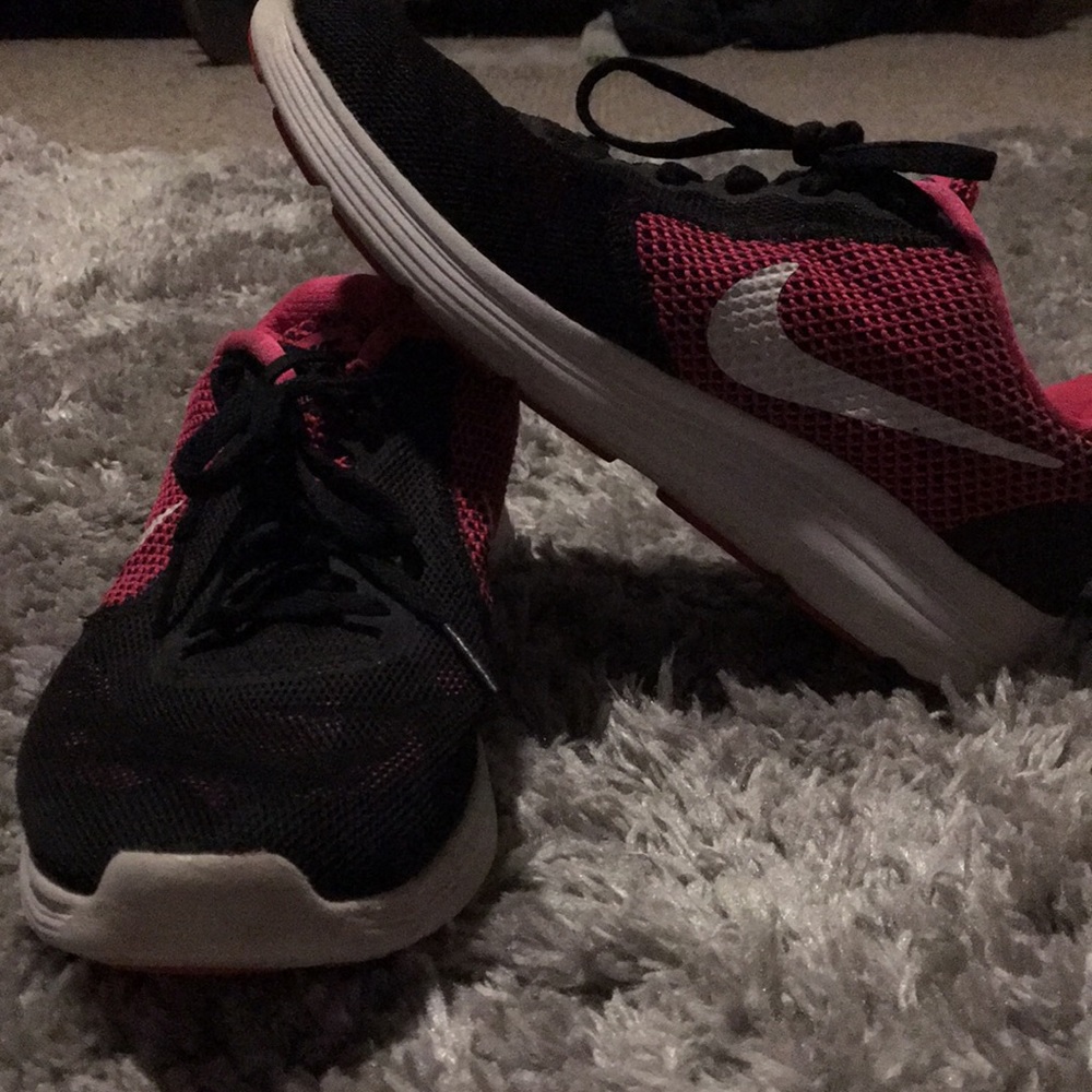 NIKE running shoes 👟🏃‍♀️